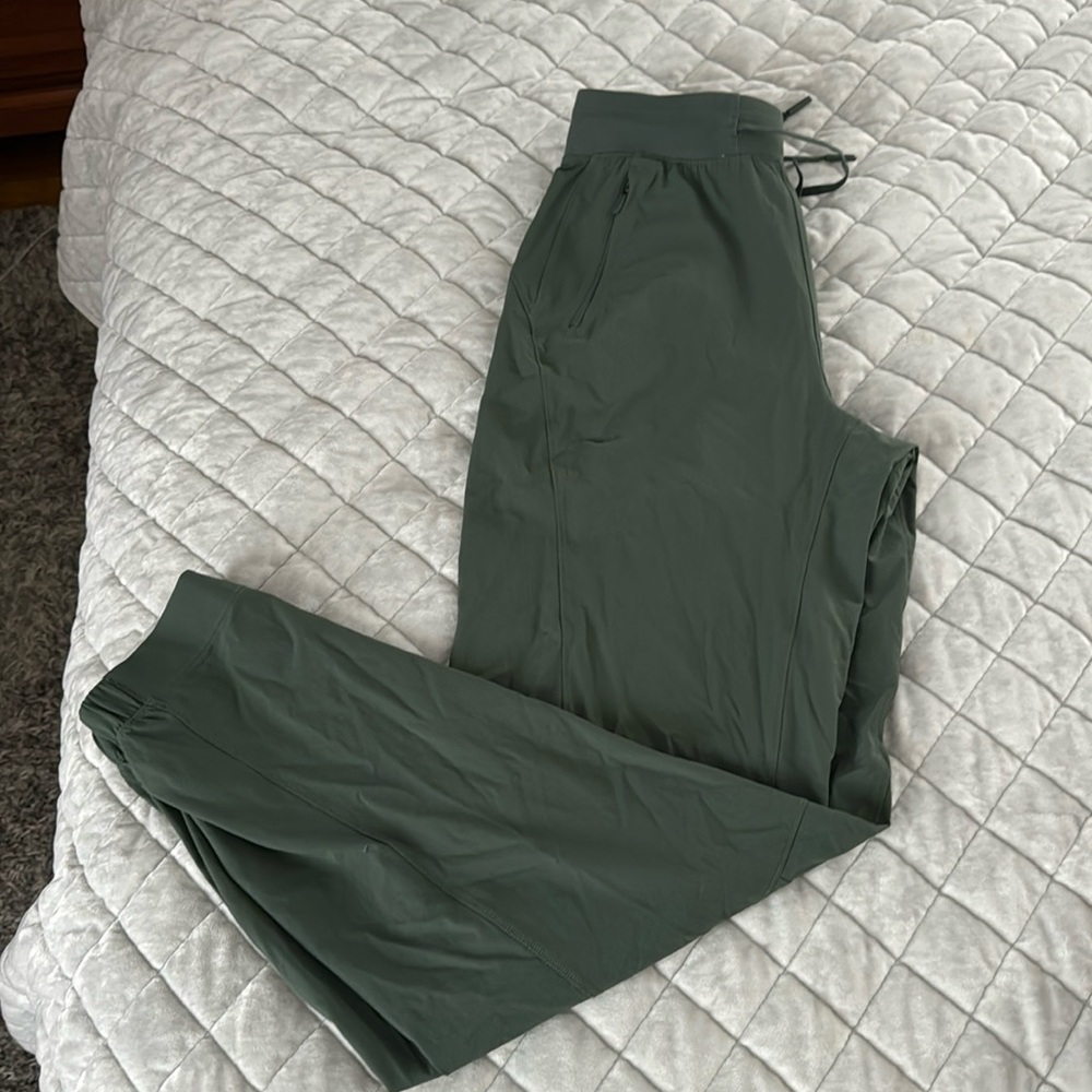 Lululemon pants!